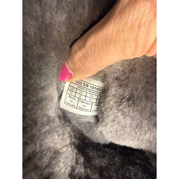 UGG Women’s Bailey Bow II Boots Gray Suede Sheepskin Size 10 - Picture 2 of 5